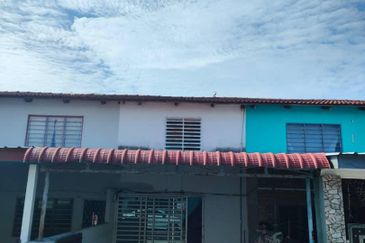 DOUBLE STOREY TAMAN SRI MEWAH, PAHANG