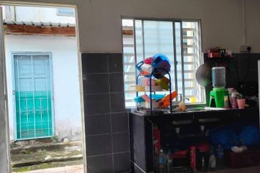 DOUBLE STOREY TAMAN SRI MEWAH, PAHANG