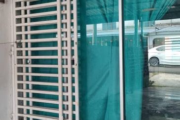 DOUBLE STOREY TAMAN SRI MEWAH, PAHANG