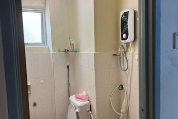 KONDOMINIUM TASIK MEWAH