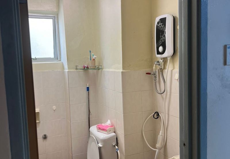 KONDOMINIUM TASIK MEWAH