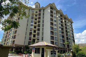 KONDOMINIUM TASIK MEWAH