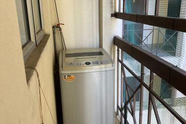 KONDOMINIUM TASIK MEWAH