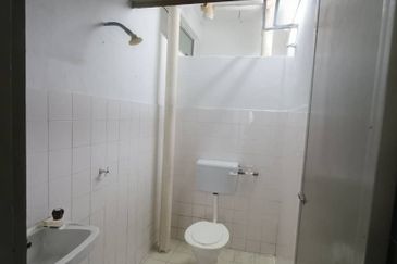 BELOW MARKET VALUE - APARTMENT TAMAN MEWAH, ALOR GAJAH MELAKA