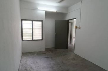 BELOW MARKET VALUE - APARTMENT TAMAN MEWAH, ALOR GAJAH MELAKA