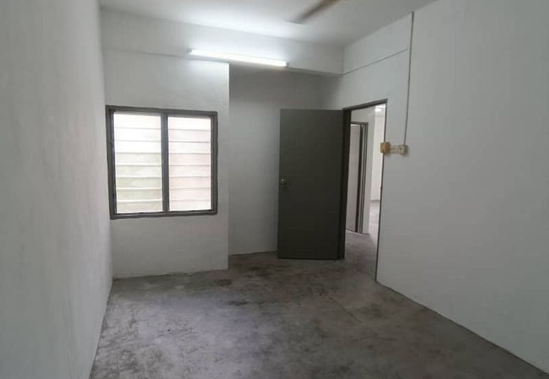 BELOW MARKET VALUE - APARTMENT TAMAN MEWAH, ALOR GAJAH MELAKA