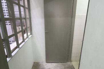 BELOW MARKET VALUE - APARTMENT TAMAN MEWAH, ALOR GAJAH MELAKA