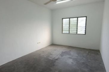 BELOW MARKET VALUE - APARTMENT TAMAN MEWAH, ALOR GAJAH MELAKA