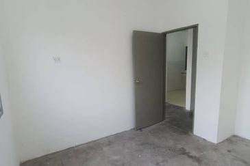 BELOW MARKET VALUE - APARTMENT TAMAN MEWAH, ALOR GAJAH MELAKA
