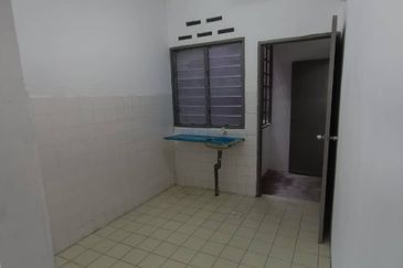 BELOW MARKET VALUE - APARTMENT TAMAN MEWAH, ALOR GAJAH MELAKA