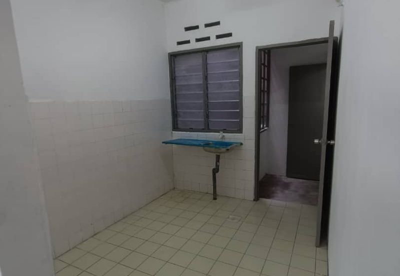 BELOW MARKET VALUE - APARTMENT TAMAN MEWAH, ALOR GAJAH MELAKA