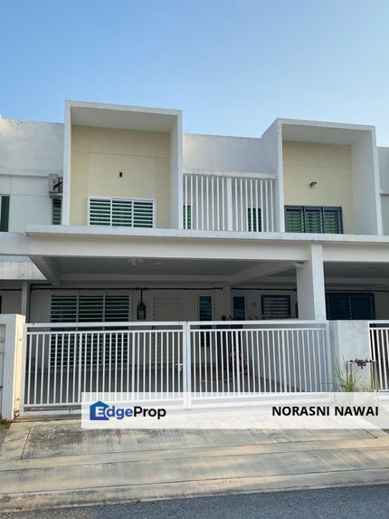 BELOW MARKET VALUE DOUBLE STOREY SUPERLINK - HIJAYU 3 BANDAR SRI SENDAYAN, Negeri Sembilan, Siliau