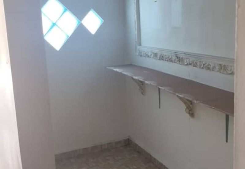 TAMAN BUNGA RAYA 2 (MANTIN)