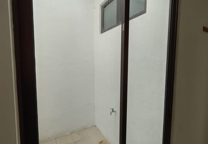 TAMAN BAYU INDERA, LUKUT