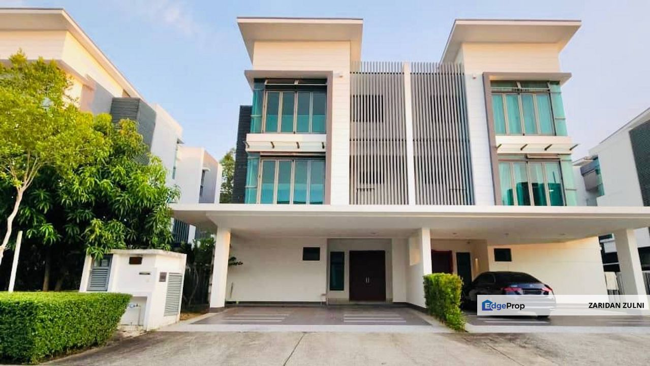 Freehold Furnished Triple Storey Semi-D Sejati Residence , Selangor, Cyberjaya