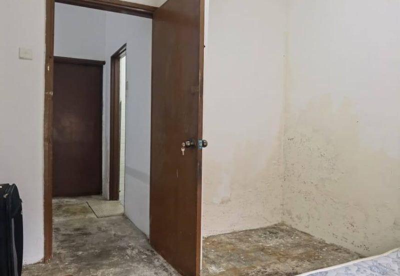 Taman Desa Keramat AU2