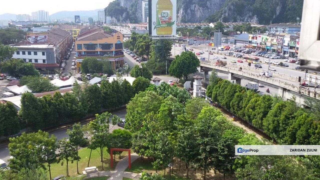 Banjaria Court Facing Garden Entrance , Selangor, Batu Caves 