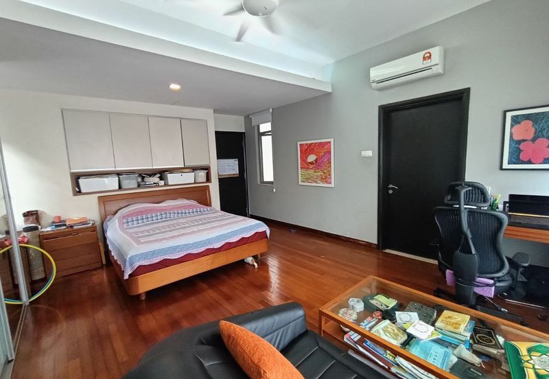 Changkat Kiara Surya