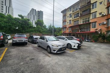 Desa Temenggong Apartment