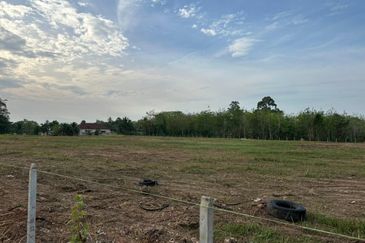 Residential Land with Individual Title in Changlun for Development