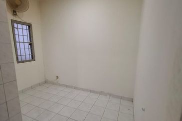 Jalan Puchong Utama 10/7A