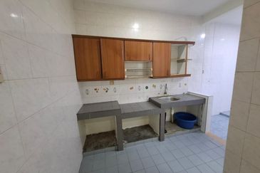 Jalan Puchong Utama 10/7A