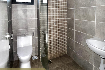 Brand New Corner Unit Completed with Partial Furnished! Embayu Damansara West Subang 2 Condo for SALE!!