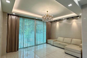 Rafflesia @ The Hill