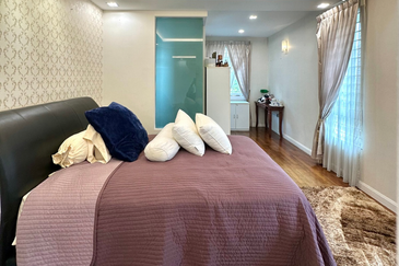 Rafflesia @ The Hill