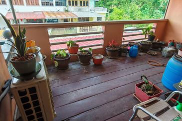 Renovated 2 story house for sale at Tmn Cempaka ipoh 