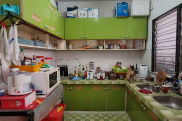 Renovated 2 story house for sale at Tmn Cempaka ipoh 