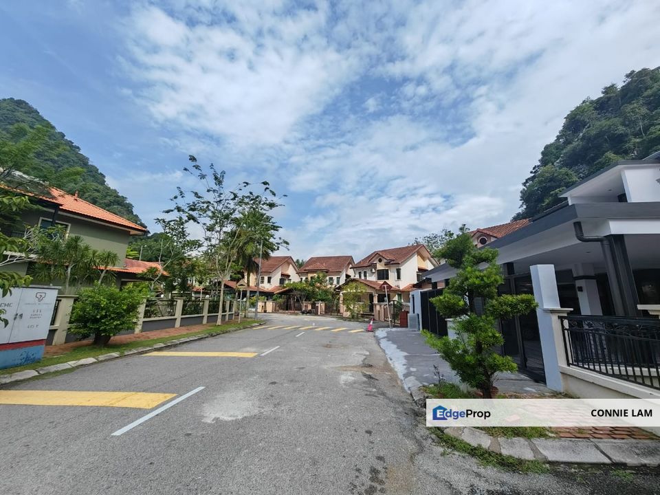 Renovated Link bungalow at Lakeside villa Sunway ipoh for sale , Perak, Sunway City