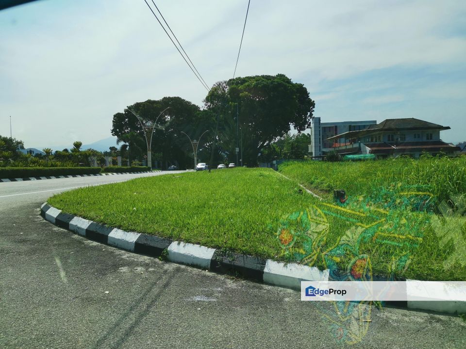 Commercial zoning 999 year leasehold Bungalow land for sale at Ipoh jln Gopeng, Perak, Gopeng