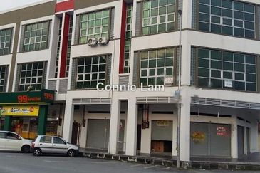 Jalan Pasir Puteh, Station 18