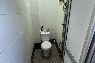 Taman Emas Flat (Teluk Kumbar)