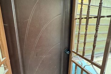 Taman Emas Flat (Teluk Kumbar)