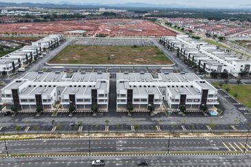 Setia Fontaines Bertam Kepala Batas