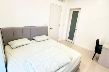 Lakefront Condominium | Emerald Hills @ Alam Damai