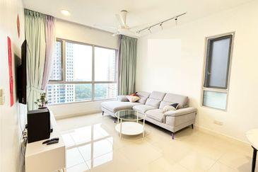 Lakefront Condominium | Emerald Hills @ Alam Damai