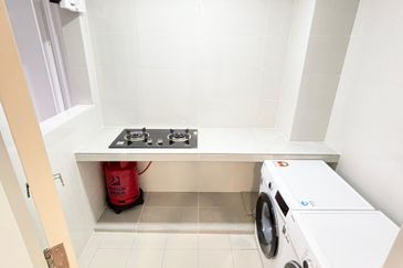 Lakefront Condominium | Emerald Hills @ Alam Damai