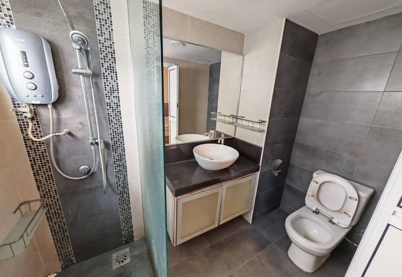 Endah Regal Condominium