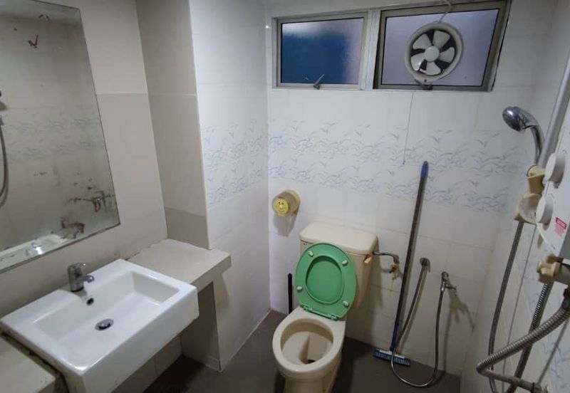 Endah Regal Condominium