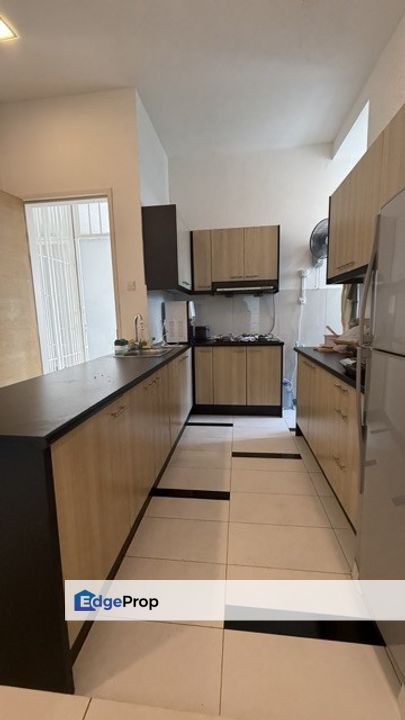 Skypod Residences Balcony Room For Rent, Selangor, Puchong