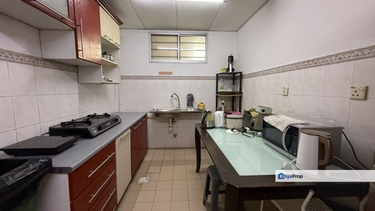 Lagoon View Balcony Room To Rent, Selangor, Bandar Sunway