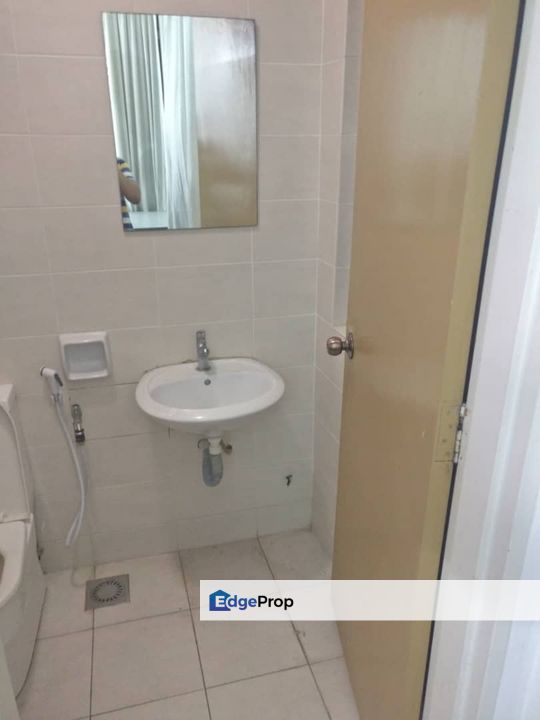 Impian Meridian Male Unit Master Room For Rent, Selangor, USJ