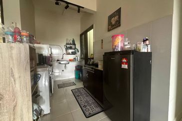 Residensi Warnasari 2