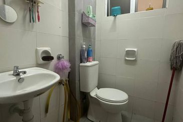 Residensi Warnasari 2