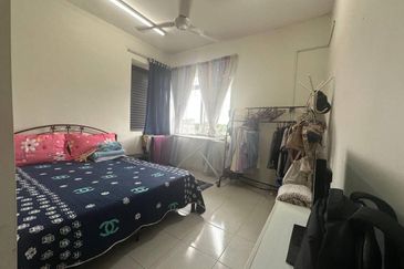 Residensi Warnasari 2