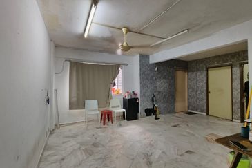 Pangsapuri Kiambang, Bukit Subang