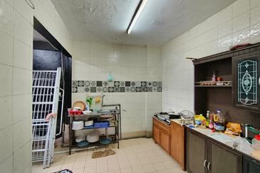 Pangsapuri Kiambang, Bukit Subang